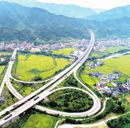 山东“四好农村路”示范迈向全省达标